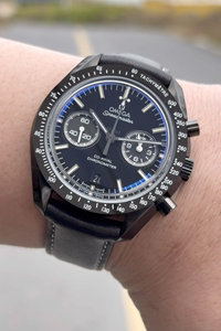 TVS Pioneer Edition: Omega Speedmaster Dark Side of the Moon Watch 311.92.44.51.01.005 44.25mm Co-Axial Chronograph Features the in-house developed 9300 movement 3 o'clock subdials display 【12-hour】 and 【30-minute】 cumulative timekeeping All functions and aesthetics meticulously crafted to replicate the original 【1-1】Movement: 9300 Dual-T Black Balance Wheel, Automatic Co-Axial Master Chronometer Chronograph Movement. Rhodium-plated movement with distinctive Arabic-style Geneva waves. Bezel: Brushed ceramic. Dial: Matte dark gray ceramic dial. Case: Brushed black. Strap: Black nylon fabric strap. Crystal: Double-domed sapphire crystal. Scratch-resistant. Functions: Date display, Chronograph.